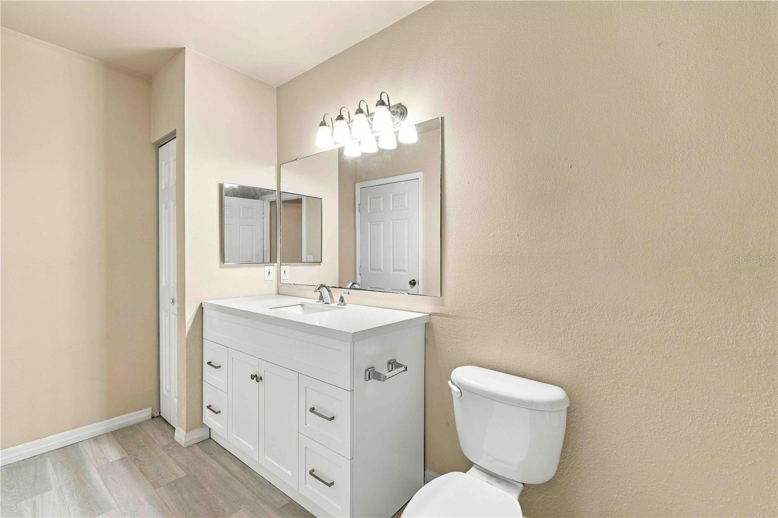 1015 Villagio Cir #102 Property Photo 18