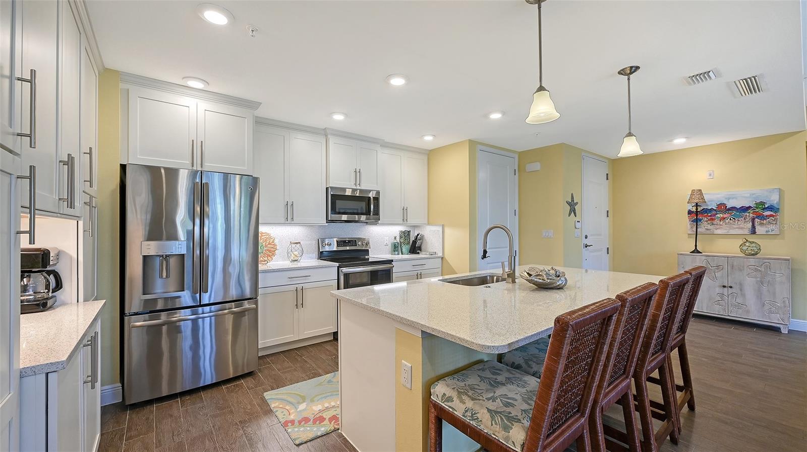 388 Aruba Cir #201 Property Photo 19