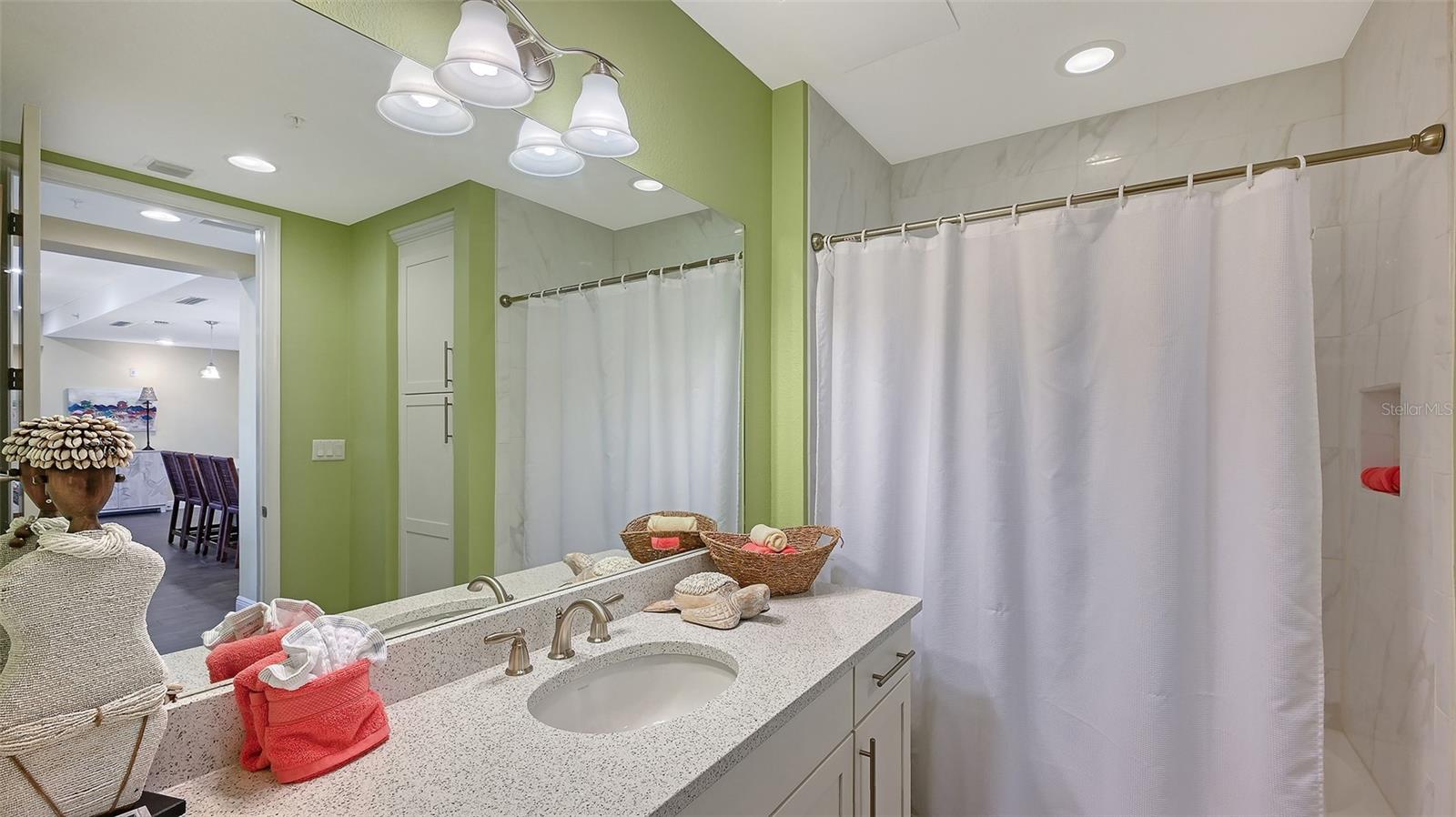 388 Aruba Cir #201 Property Photo 25