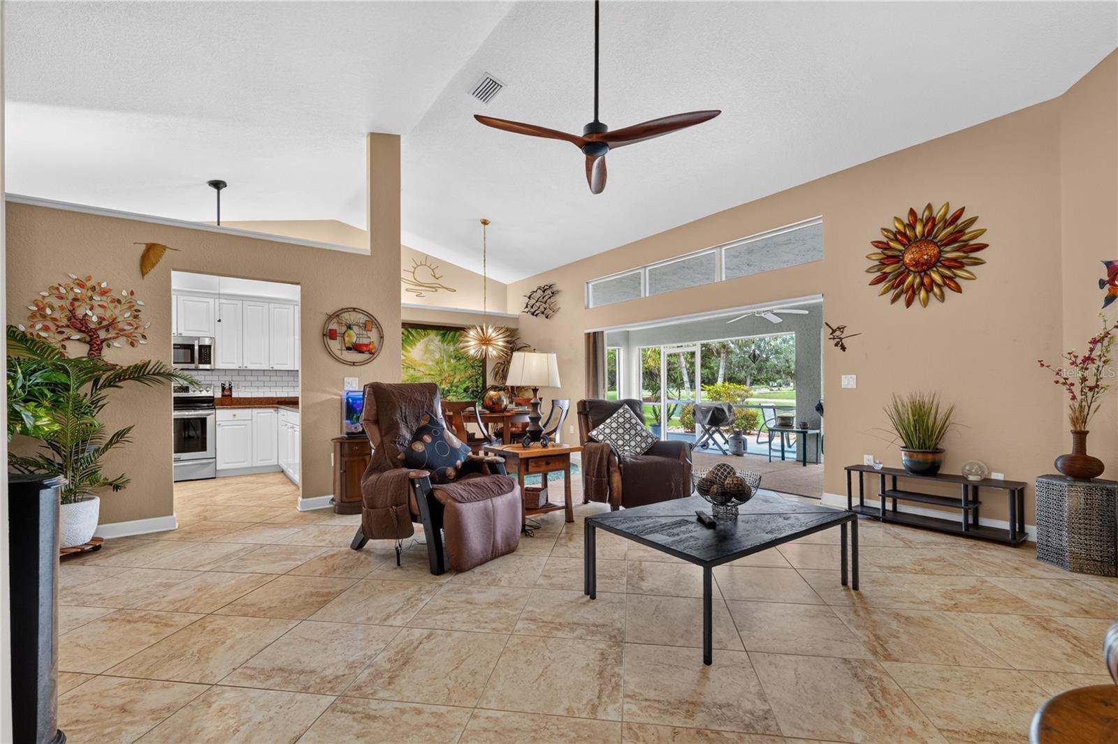 6905 Stone River Property Photo 13