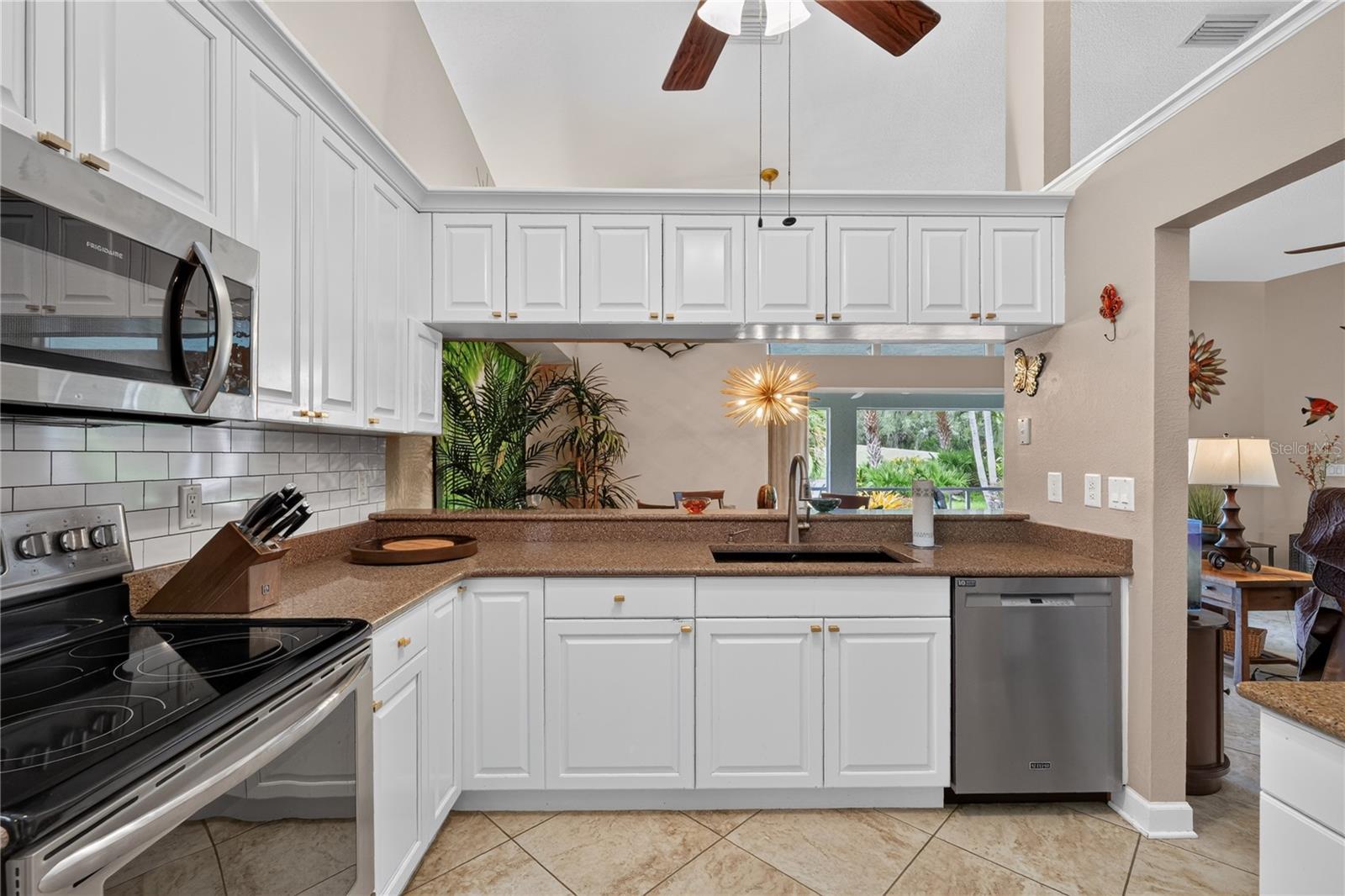 6905 Stone River Property Photo 14