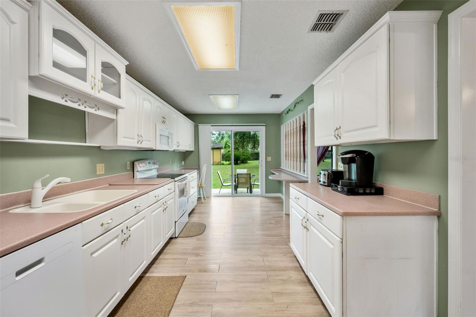 2843 Mistletoe Ct Property Photo 7
