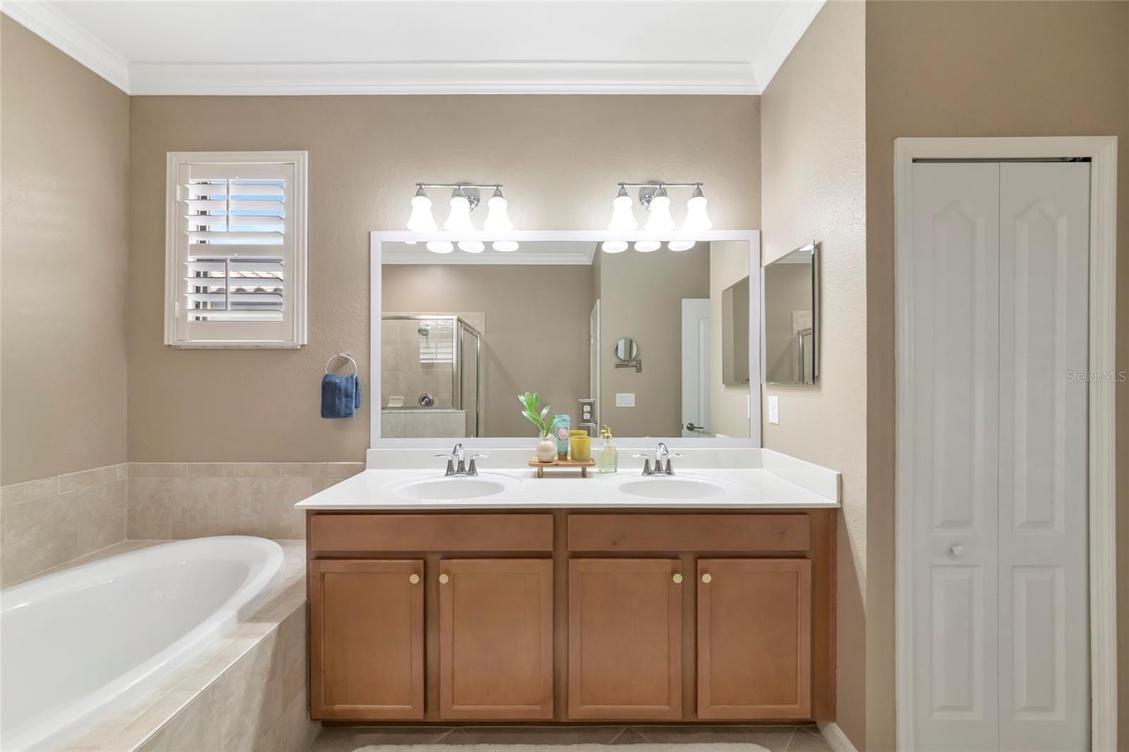 7027 Quiet Creek Dr Property Photo 25