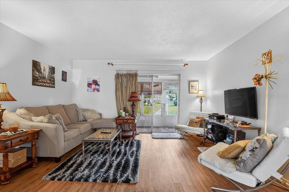 5883 Garden Ln #h1 Property Photo 8