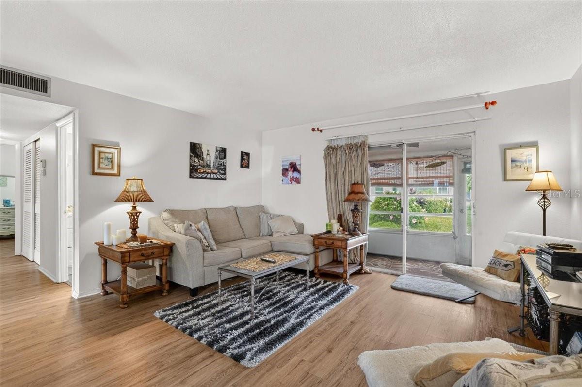 5883 Garden Ln #h1 Property Photo 10