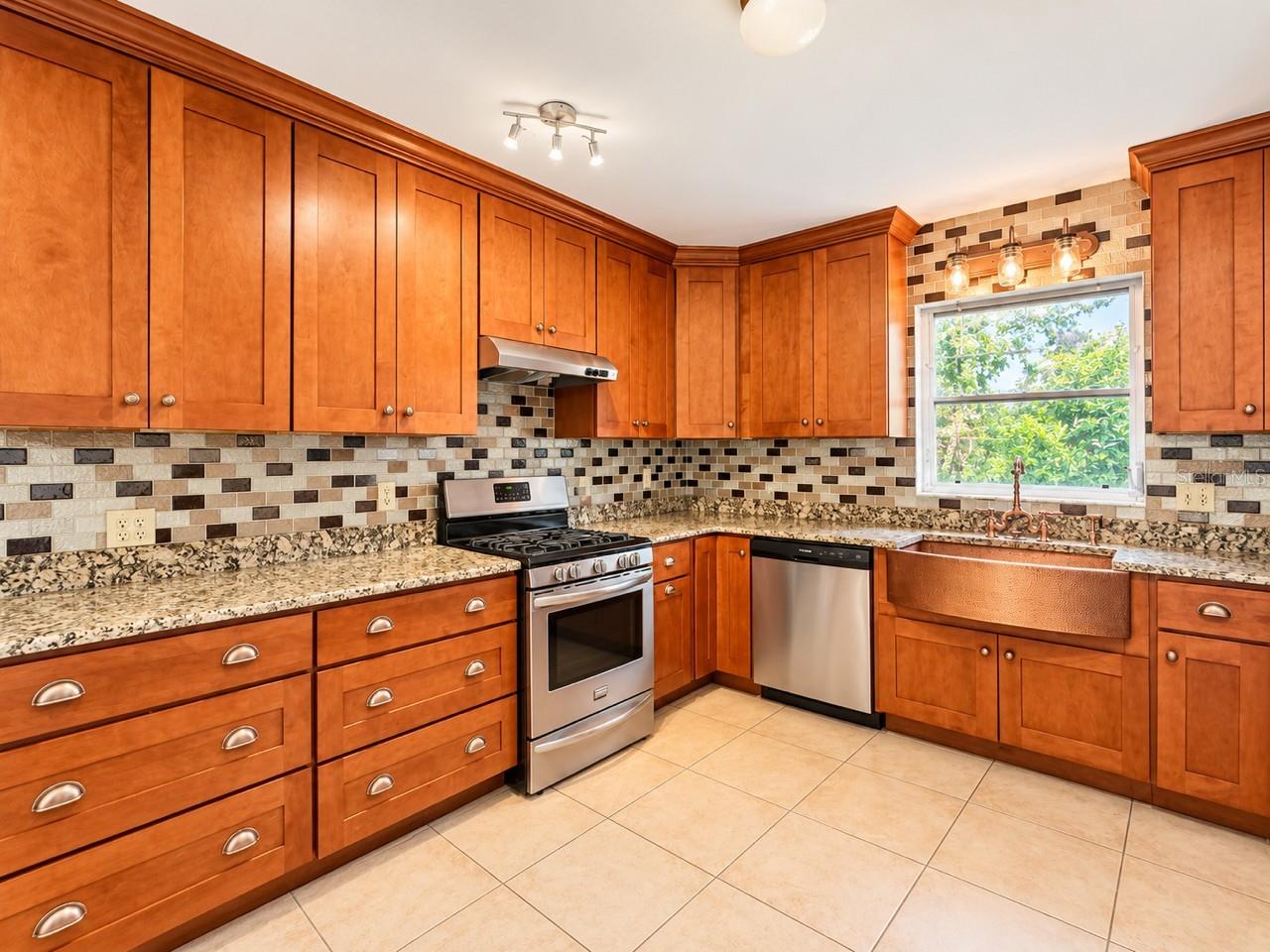 4709 Brooksdale Dr Property Photo 3
