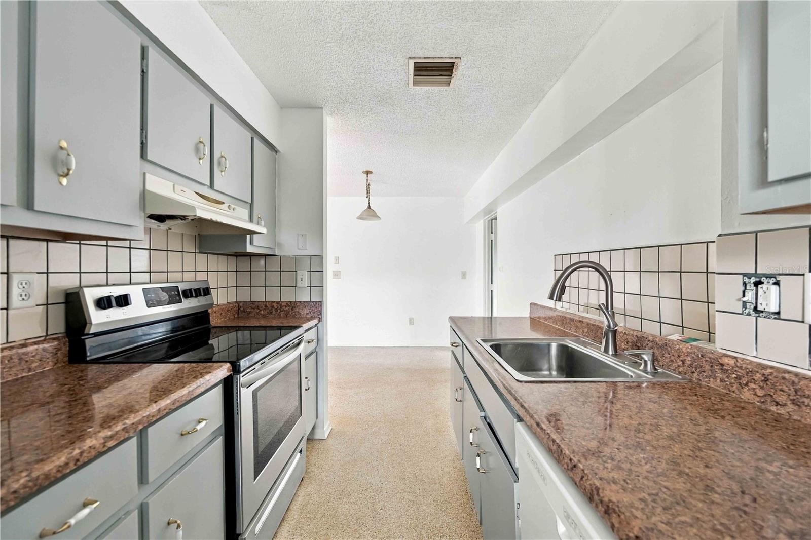 4331 S Biscayne Dr Property Photo 18