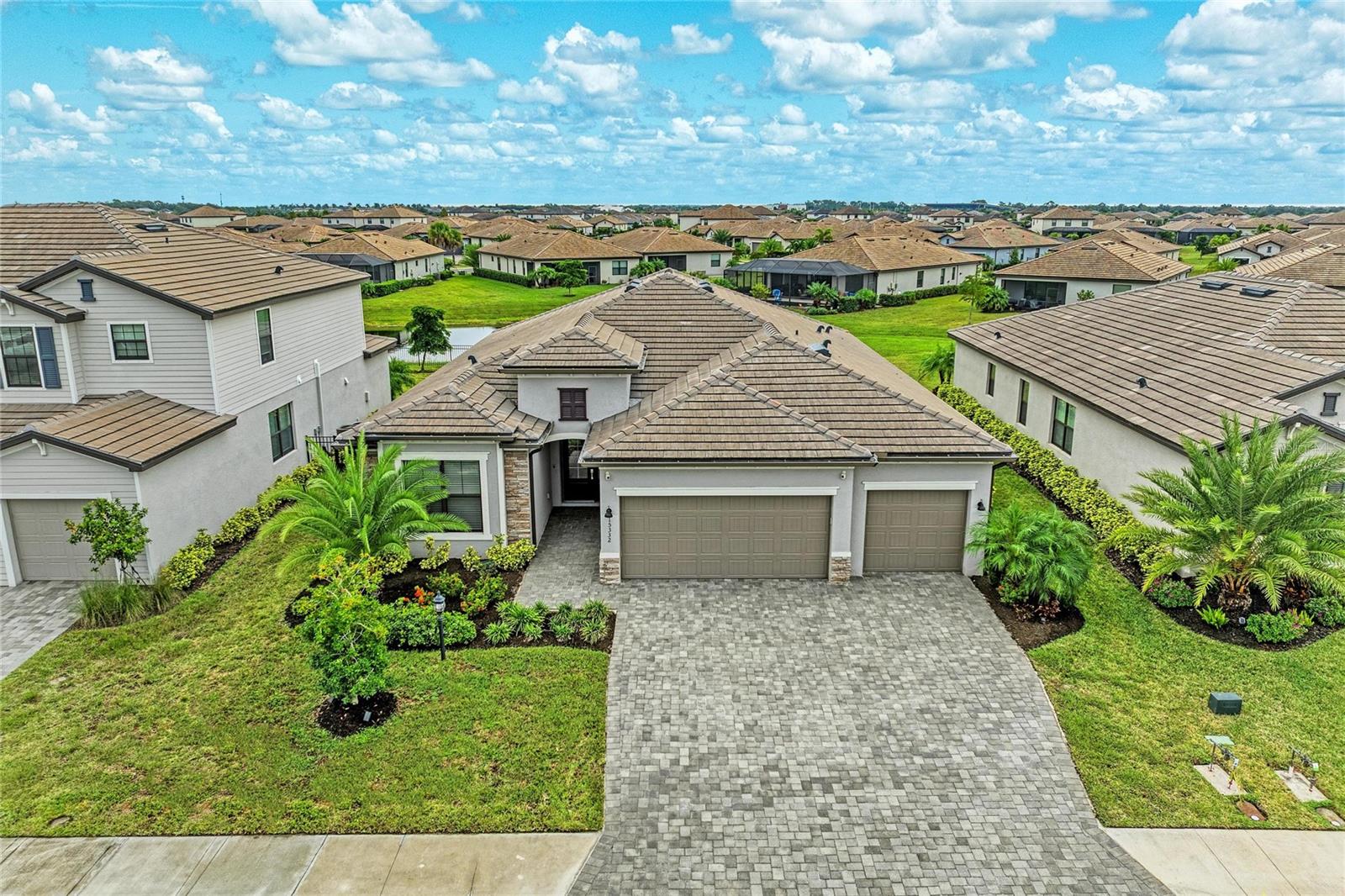 15332 SERENE SHORES LOOP Property Photo 1