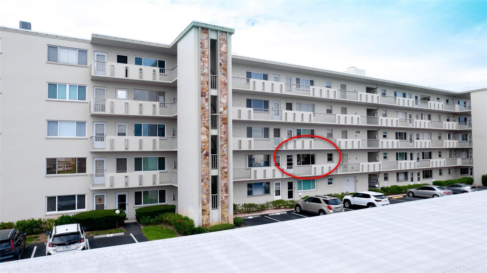 4210 IRONWOOD CIR #204J Property Photo 1