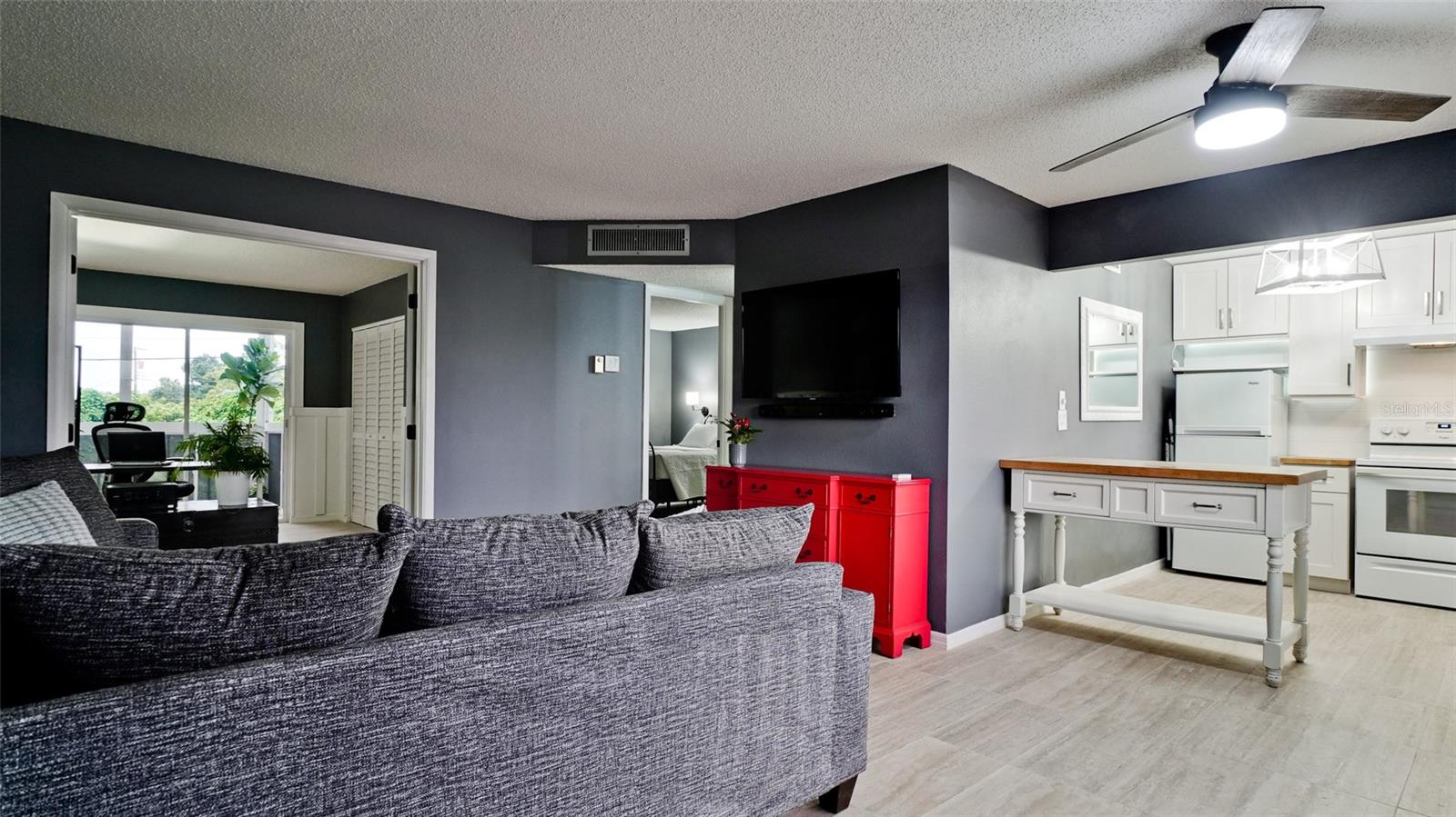 4210 Ironwood Cir #204j Property Photo 5
