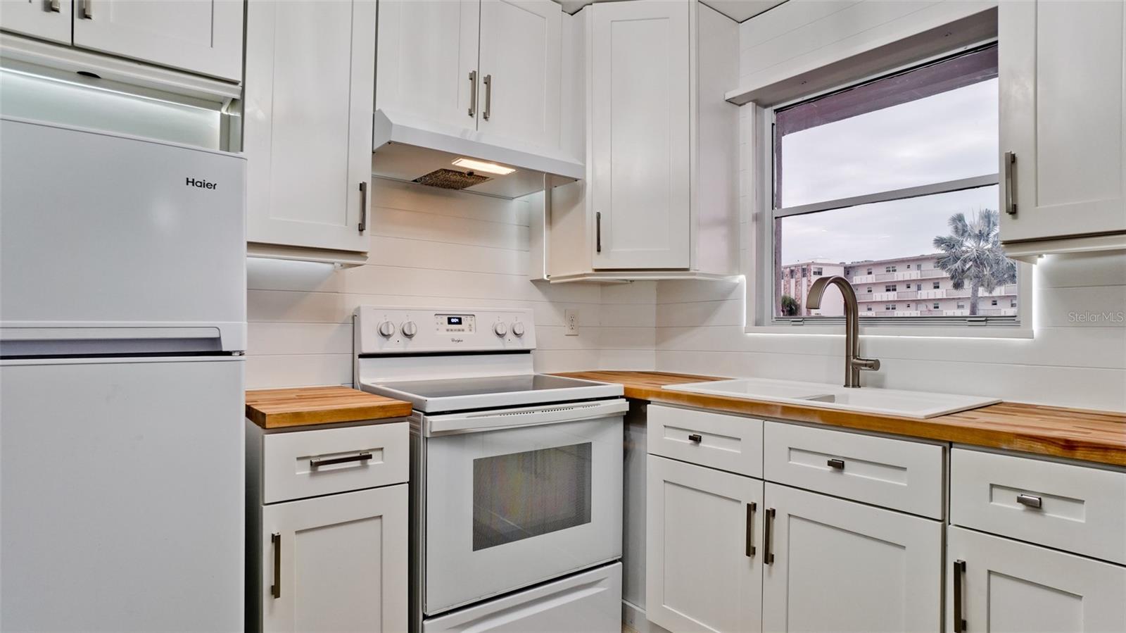 4210 Ironwood Cir #204j Property Photo 9