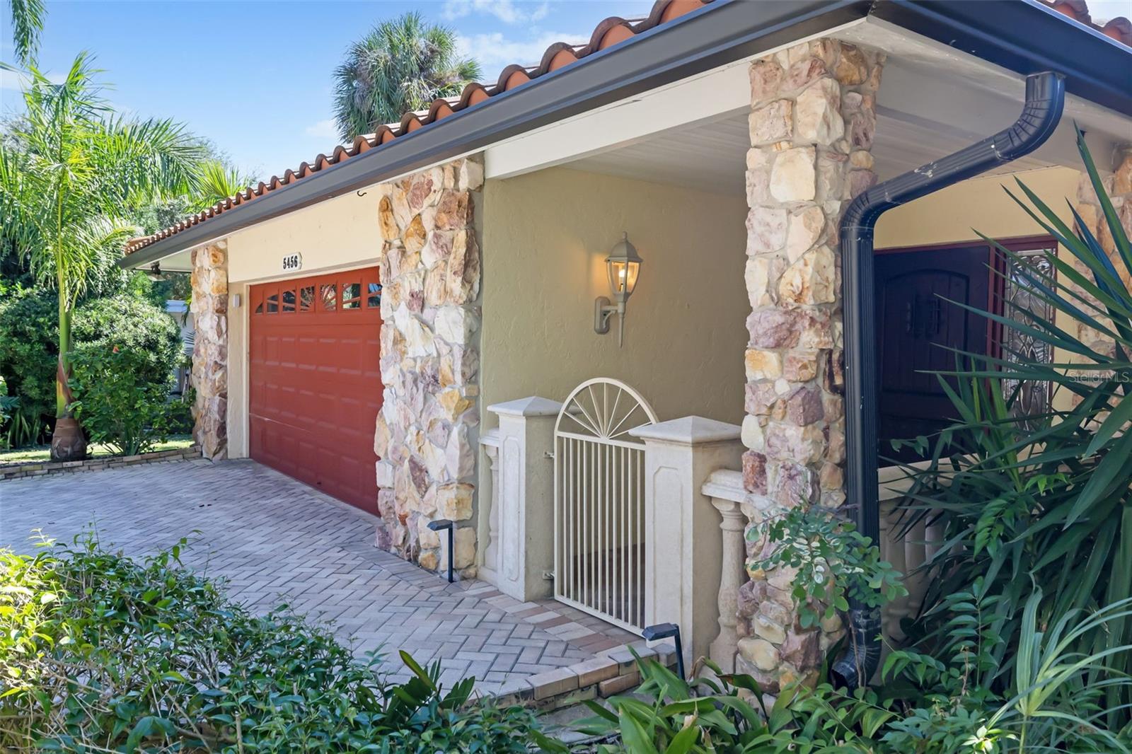 5456 Azure Way Property Photo 4