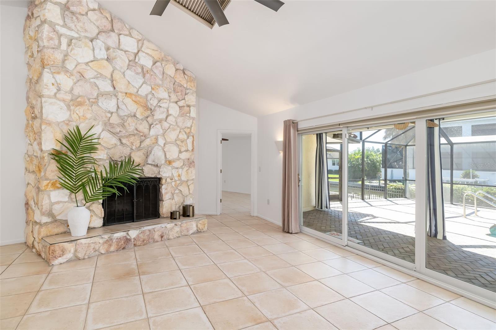 5456 Azure Way Property Photo 9