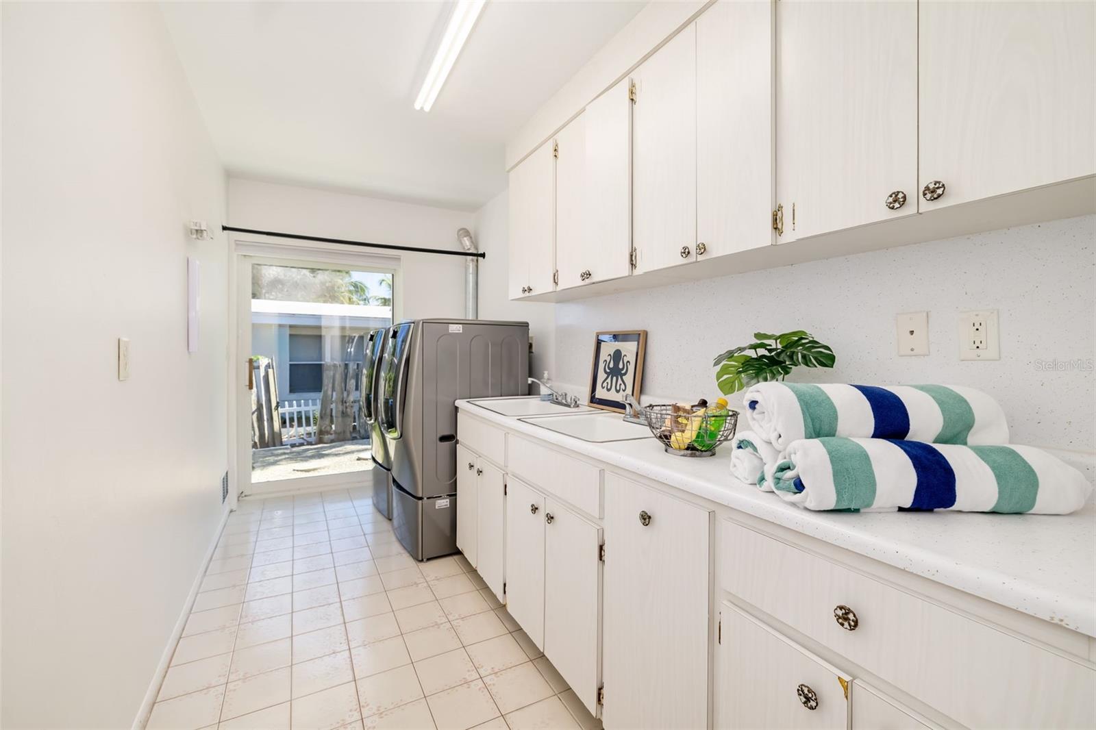 5456 Azure Way Property Photo 33