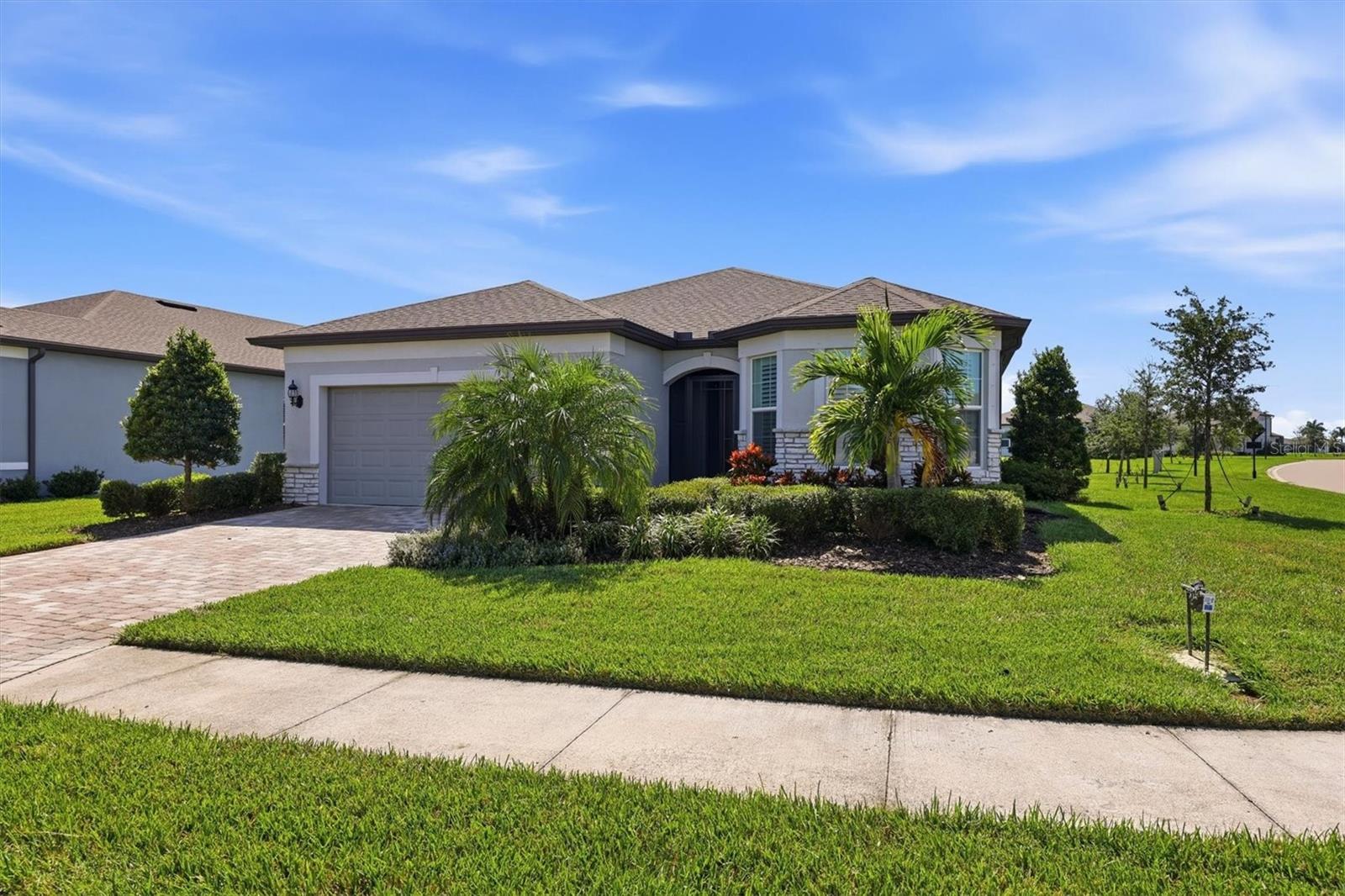 10635 WYNWARD WAY Property Photo 1