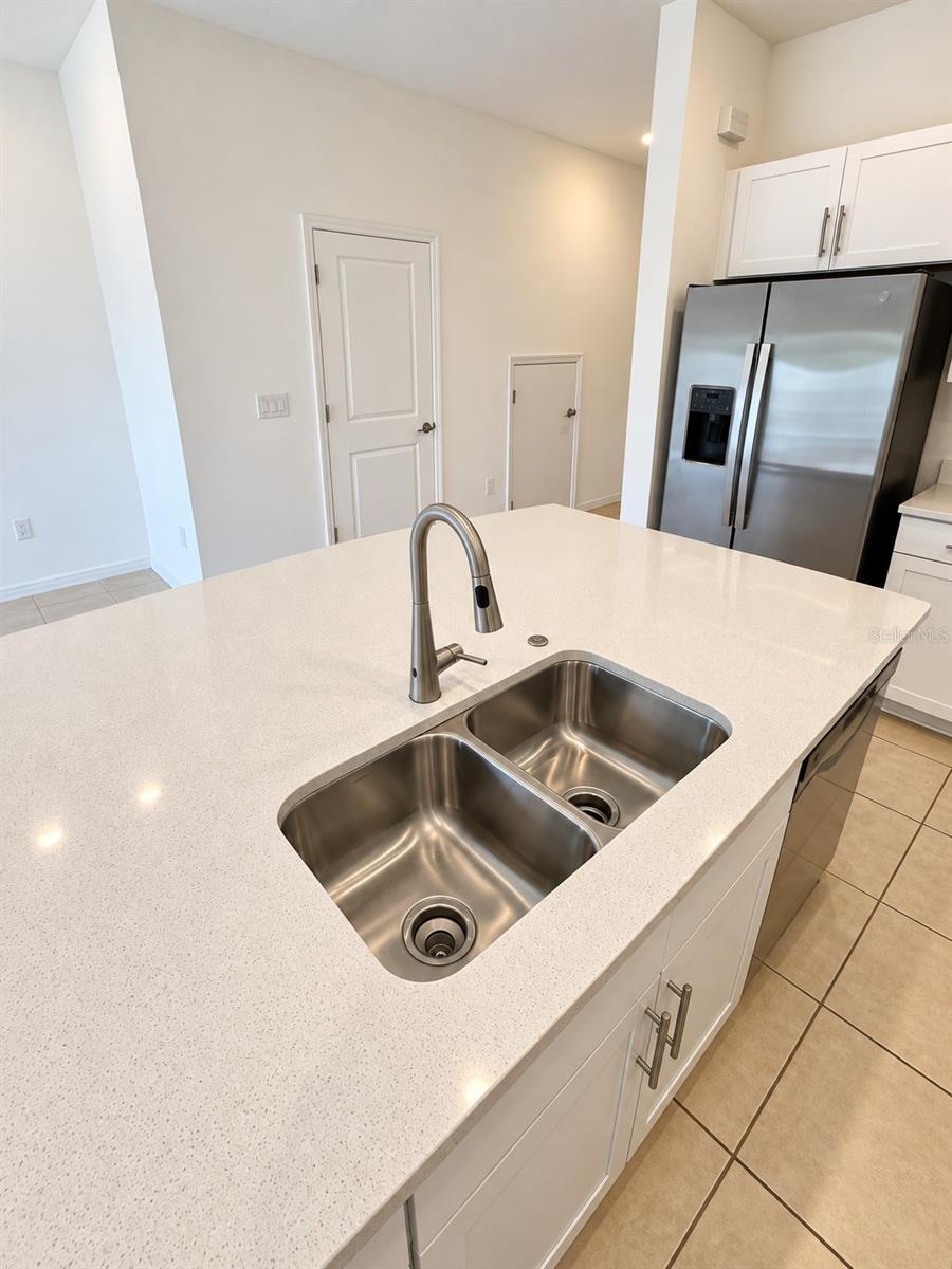 8556 Lunar Skye St Property Photo 4