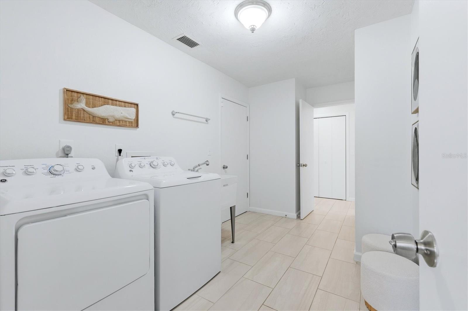 1010 Malibu Ct Property Photo 31