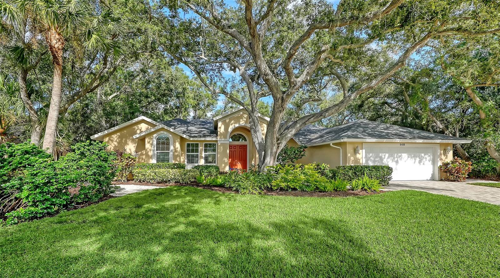 8488 Woodbriar Dr Property Photo 1