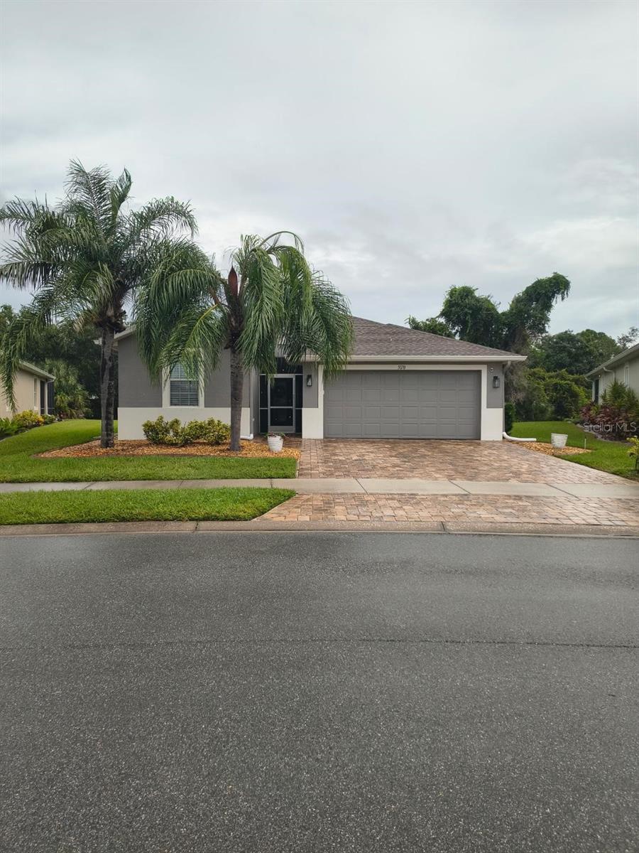 5070 LAYTON DR Property Photo 1