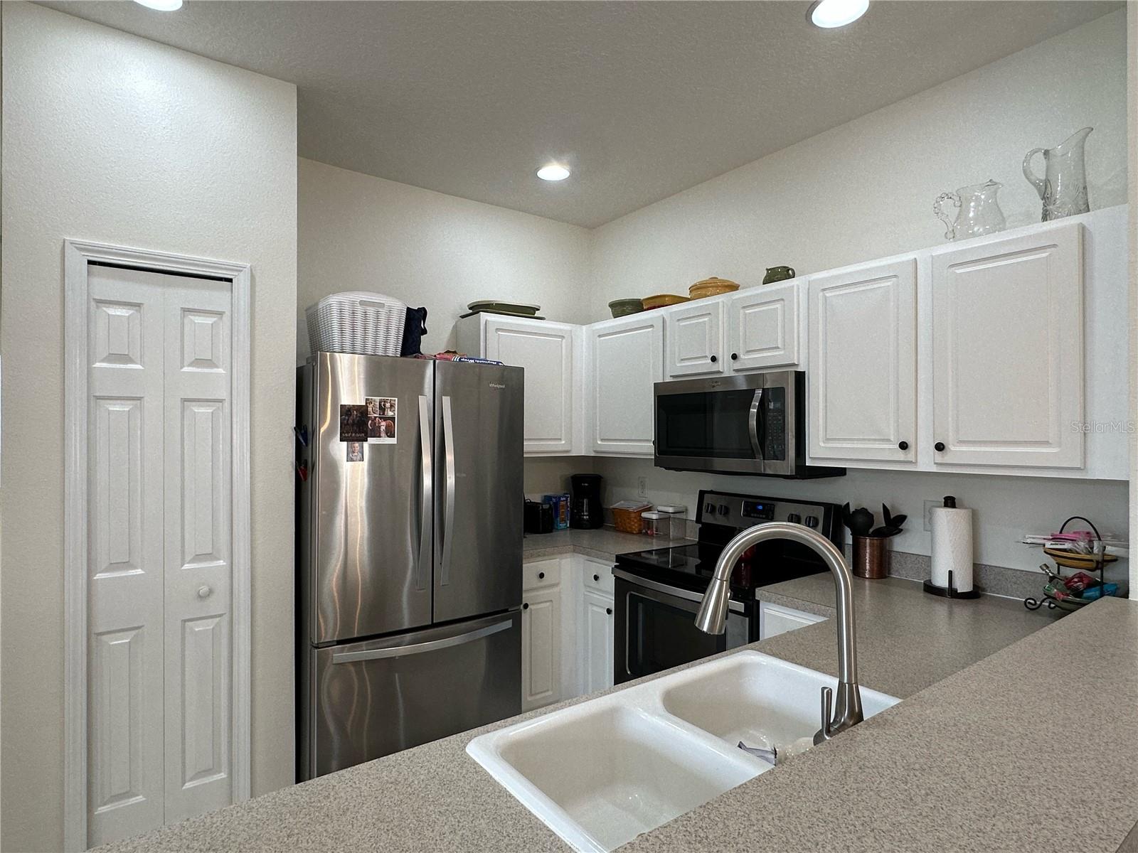 3815 Parkridge Cir #2-203 Property Photo 11