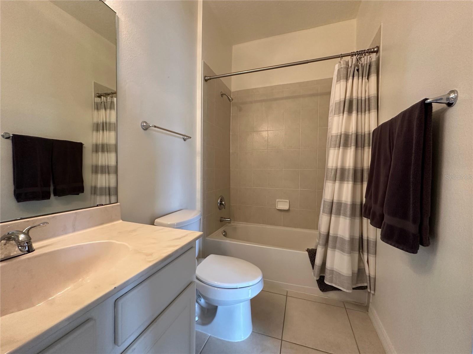 3815 Parkridge Cir #2-203 Property Photo 14