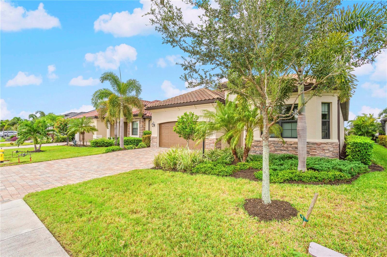 5634 Cheech Gln Property Photo 1