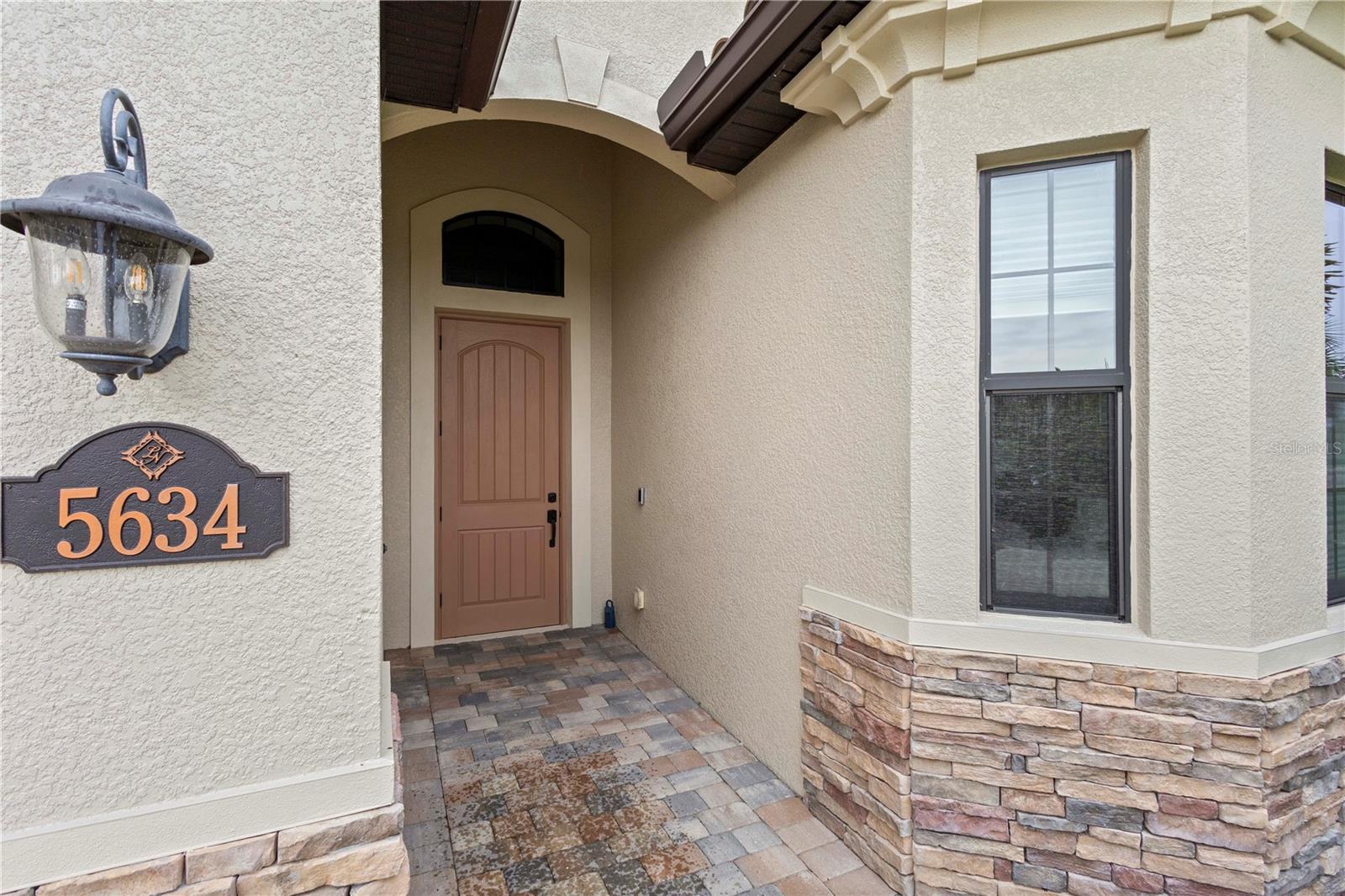 5634 Cheech Gln Property Photo 5