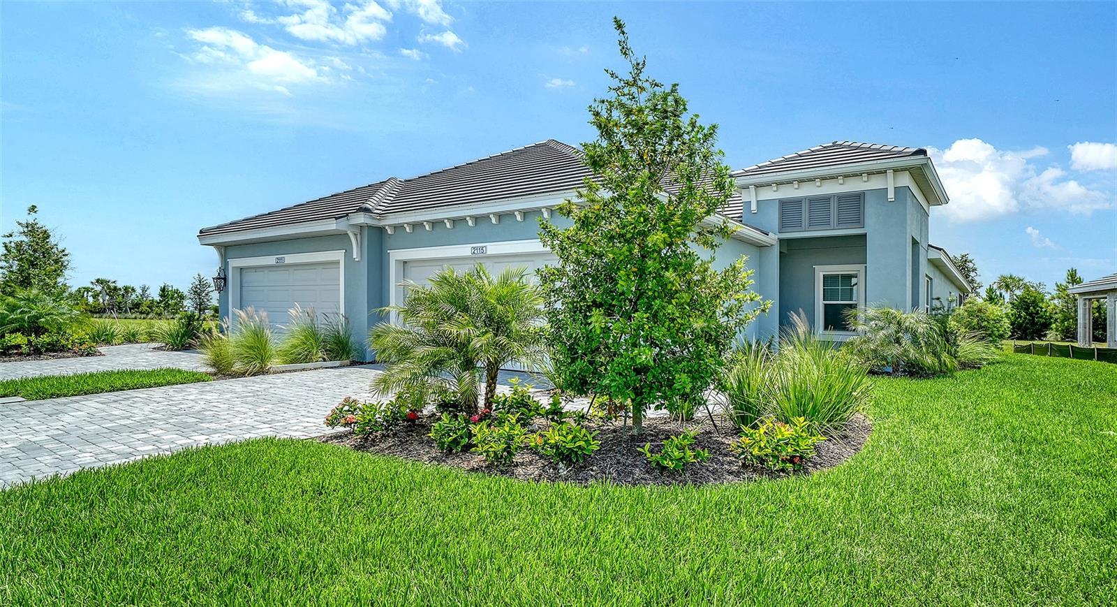 2115 SYLVESTER PALM LN Property Photo 1