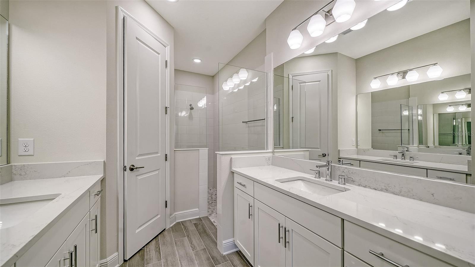 2115 Sylvester Palm Ln Property Photo 5
