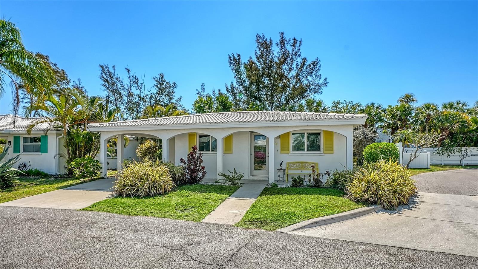 554 Spanish Dr S Property Photo 1