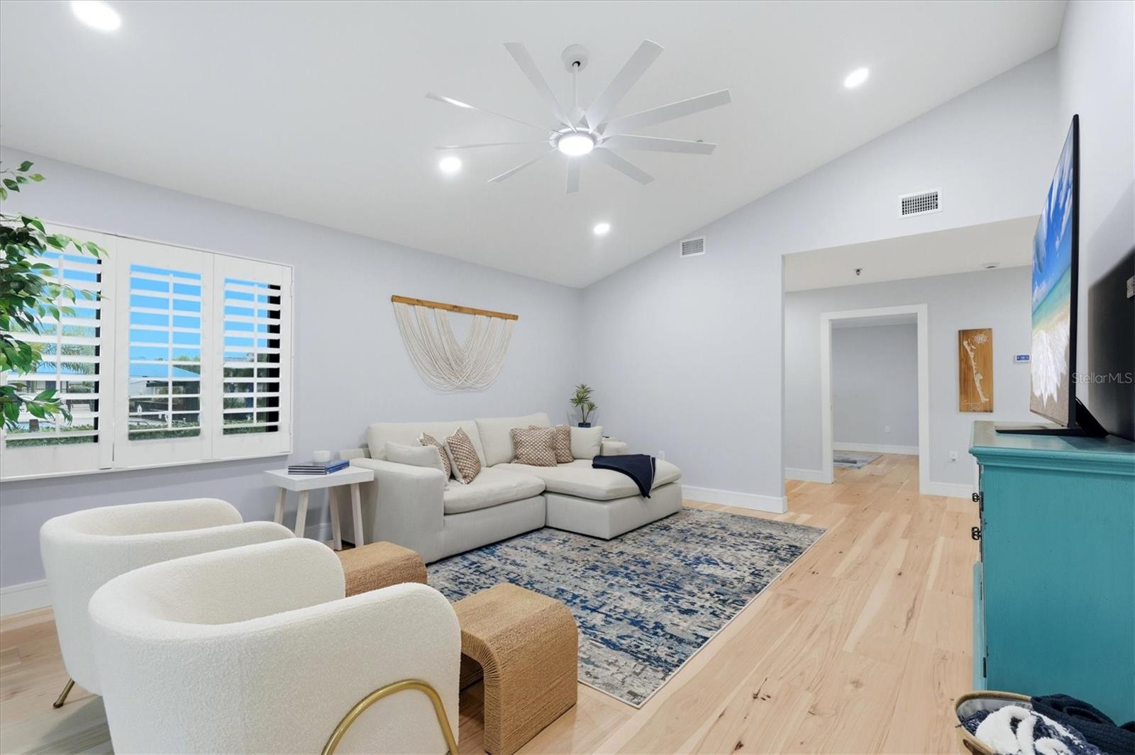 2141 Harbourside Dr #1203 Property Photo 3