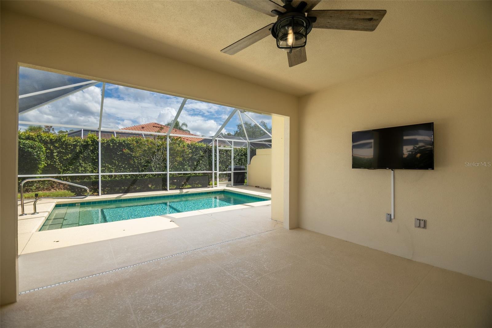 8876 Estepona Ct Property Photo 33