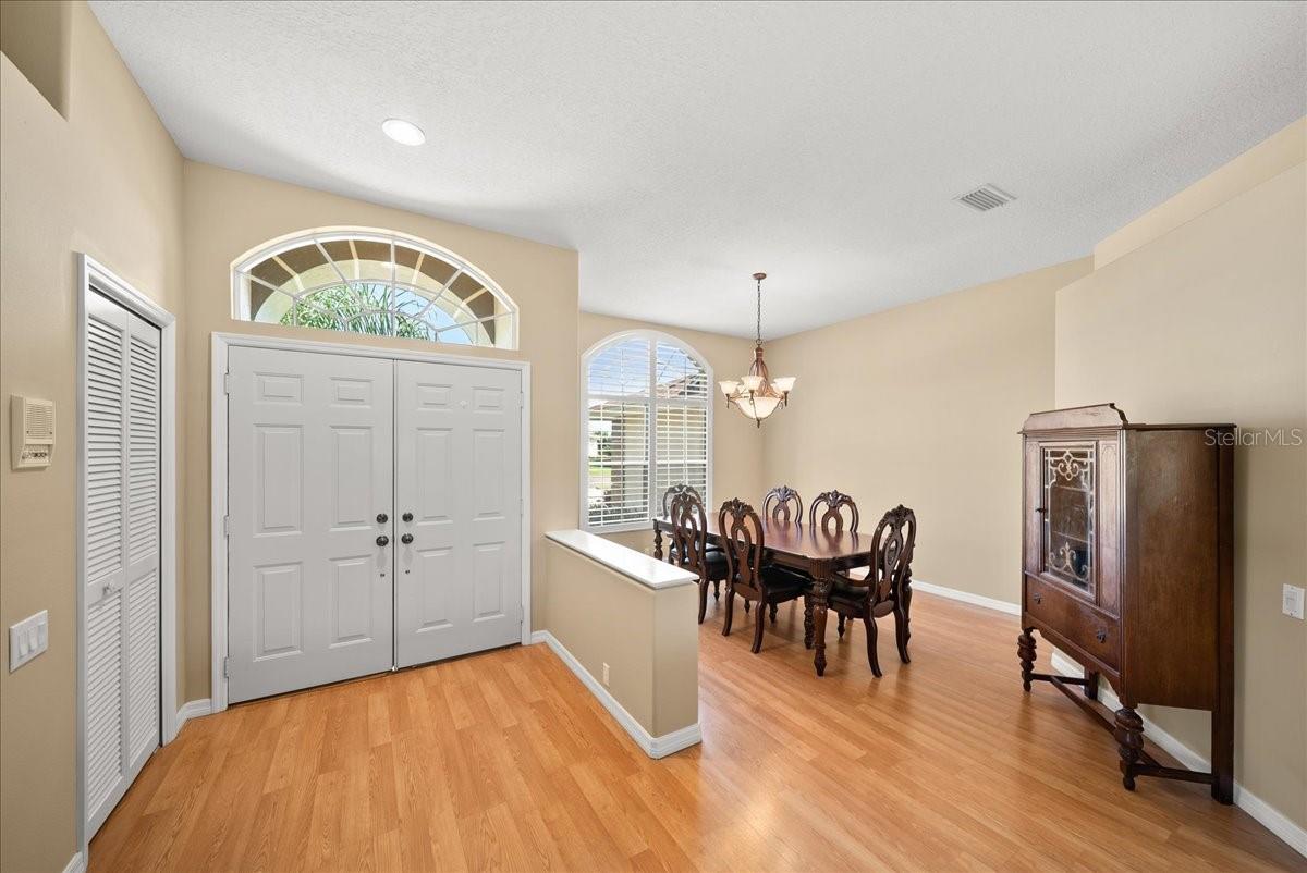 4321 Presidential Avenue Cir E Property Photo 4