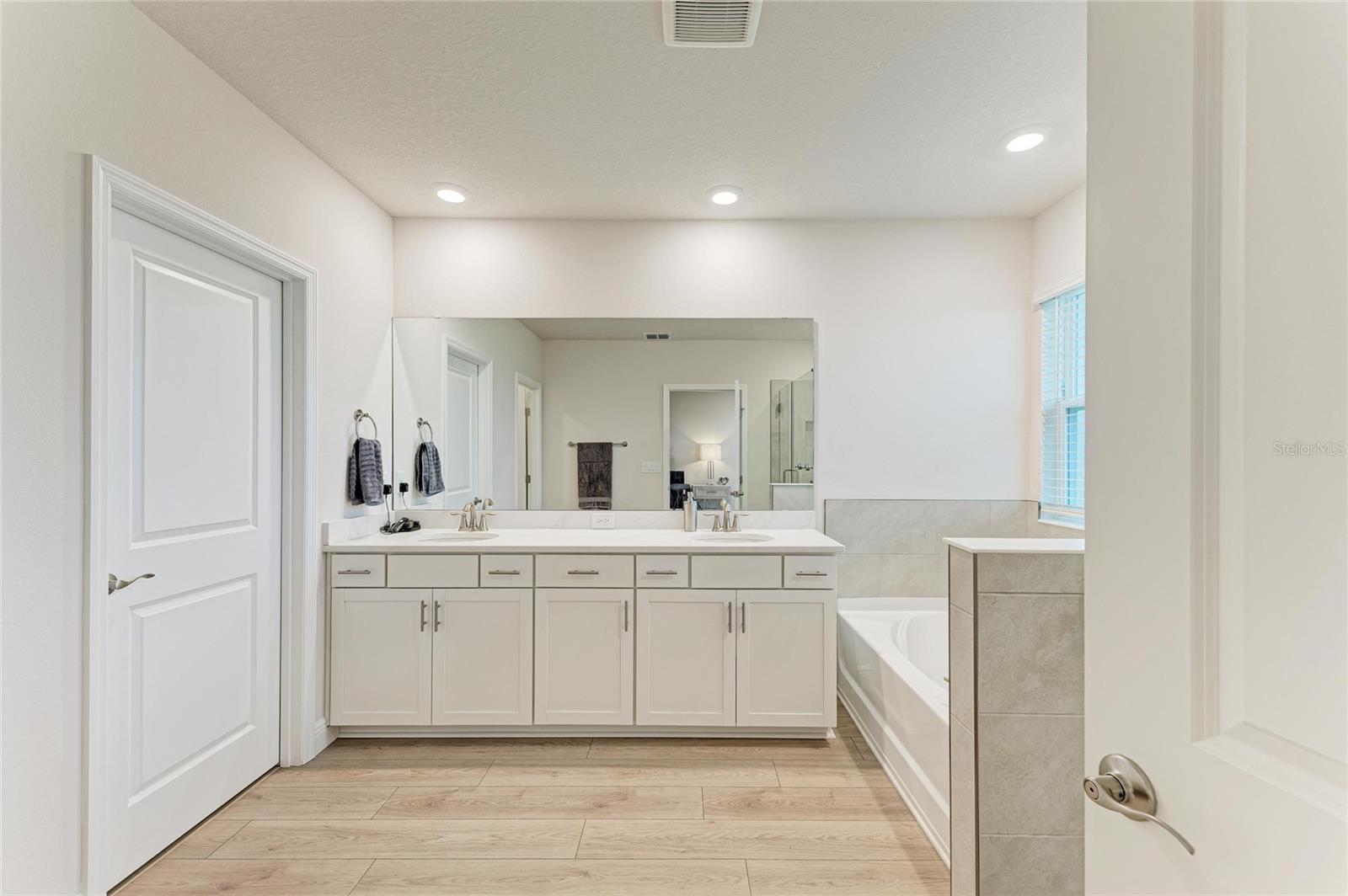 18211 Thistleberry Pl Property Photo 38