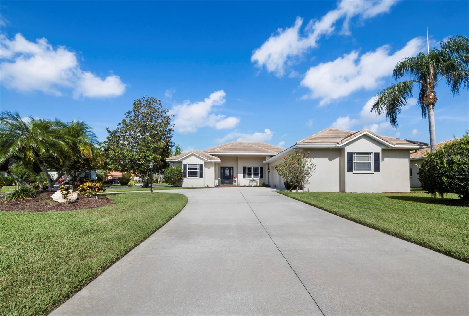 6643 Butlers Crest Dr Property Photo 3