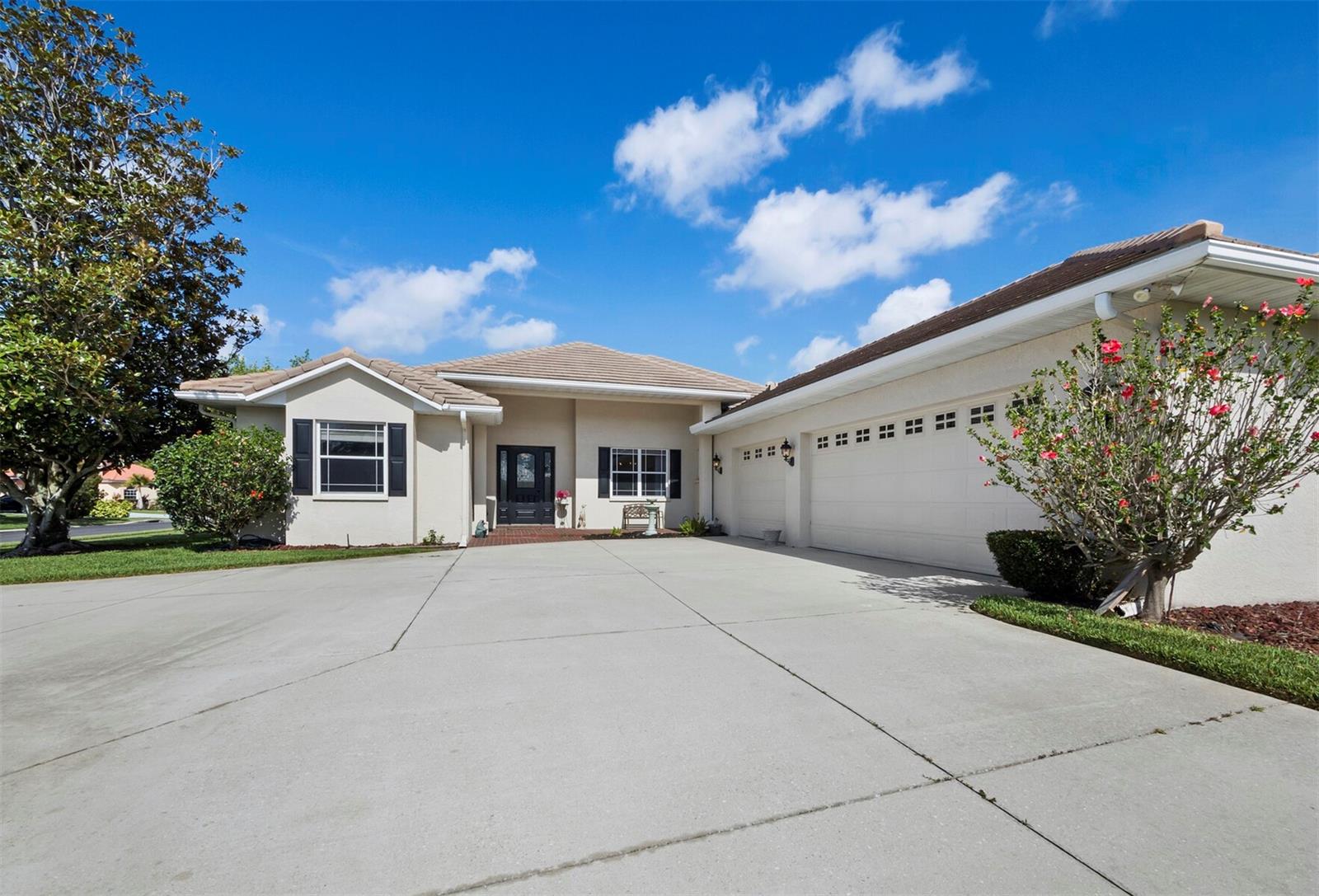 6643 Butlers Crest Dr Property Photo 4