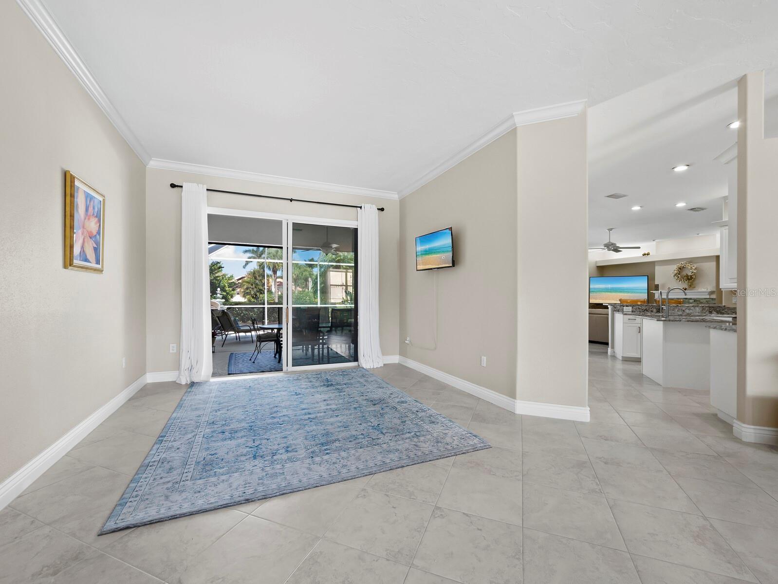 6643 Butlers Crest Dr Property Photo 8