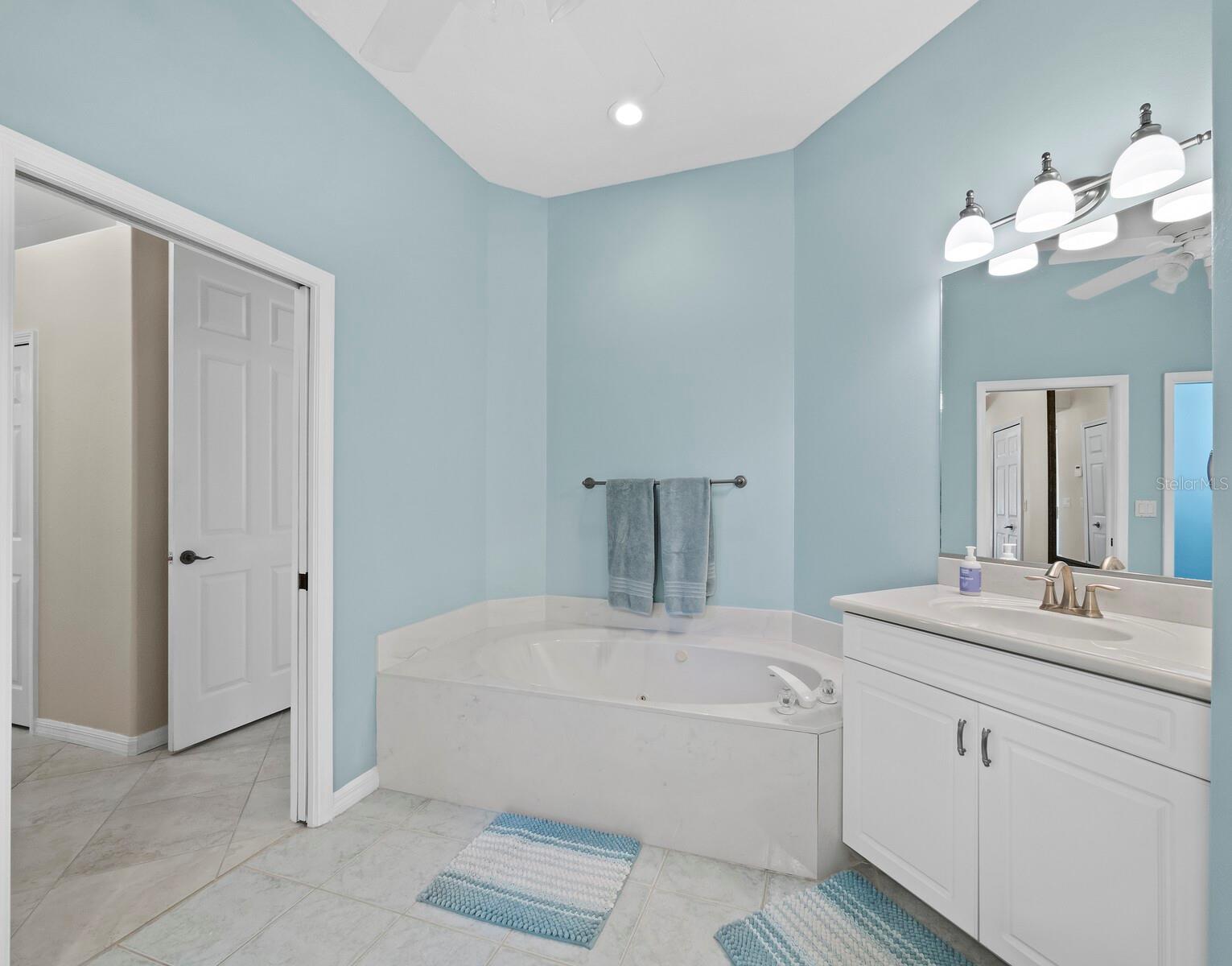 6643 Butlers Crest Dr Property Photo 39