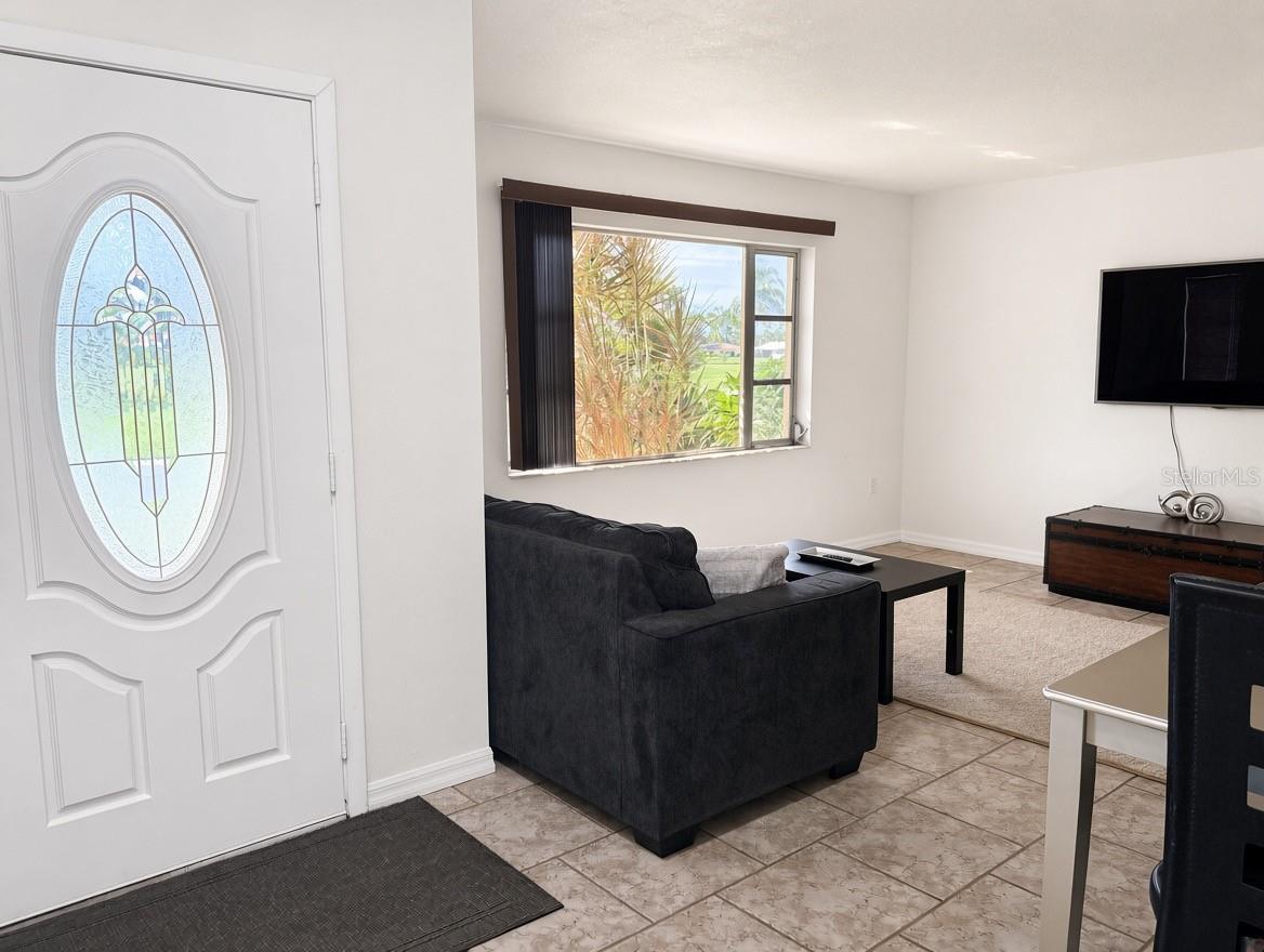 470 Rubens Dr E Property Photo 6