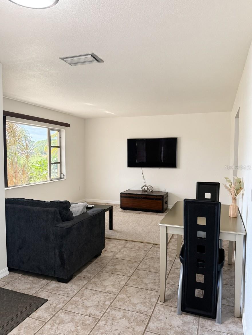 470 Rubens Dr E Property Photo 7