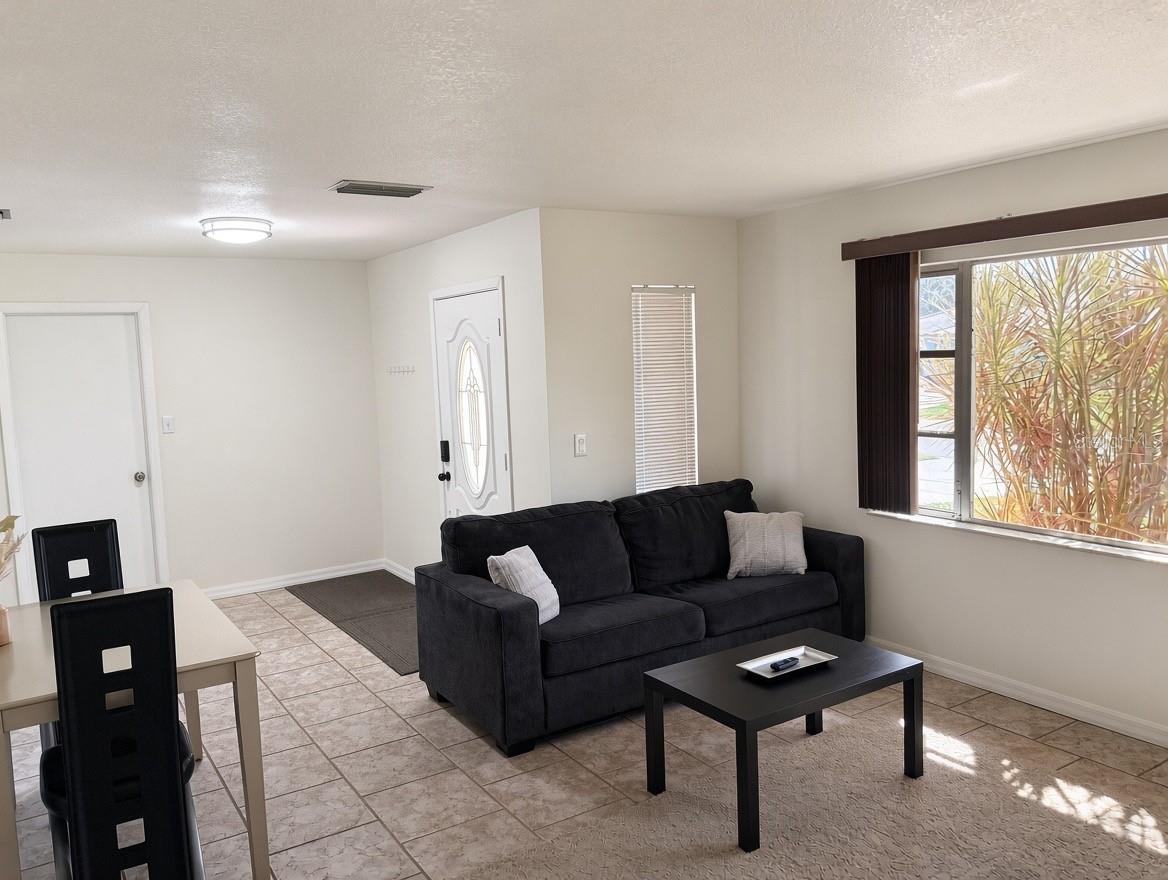 470 Rubens Dr E Property Photo 8