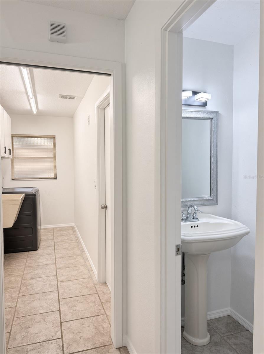 470 Rubens Dr E Property Photo 27