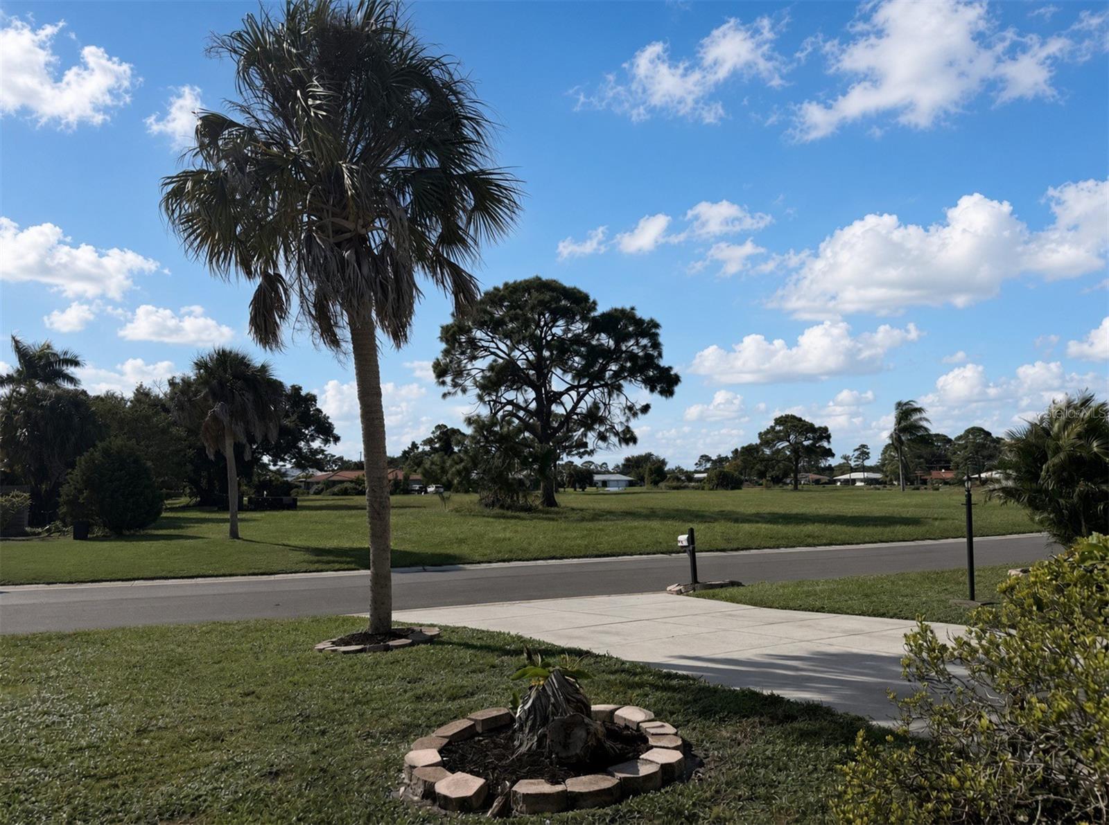 470 Rubens Dr E Property Photo 32