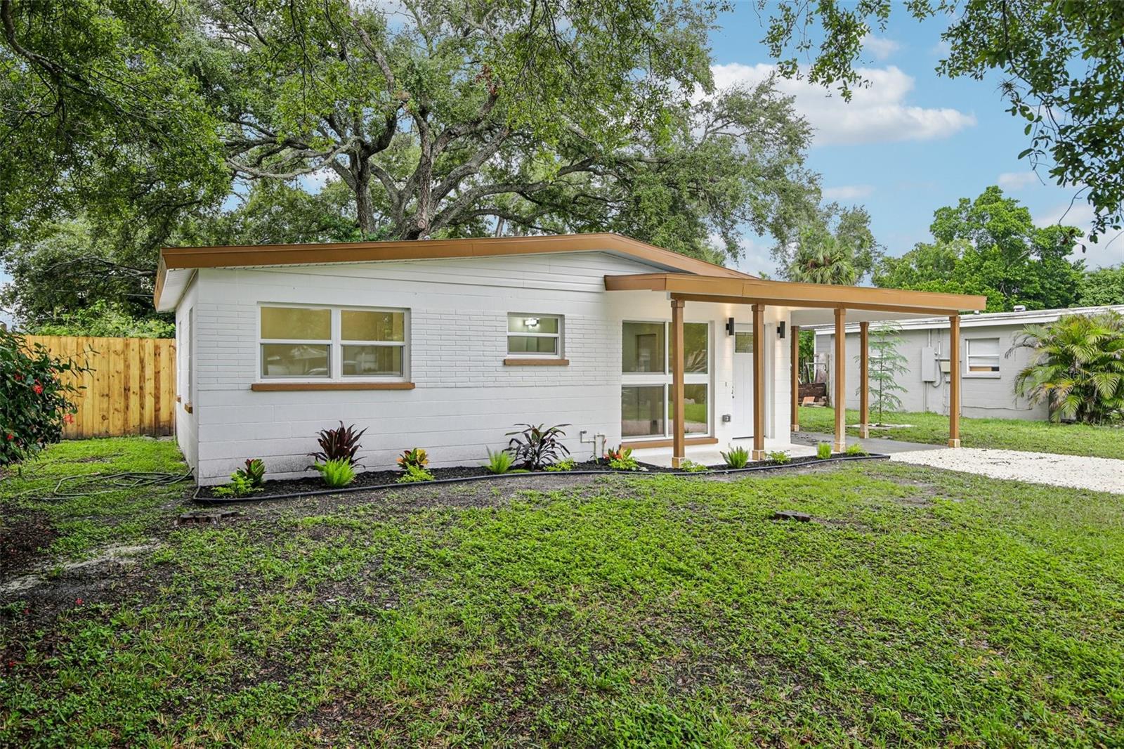 334 E Cornelius Cir Property Photo