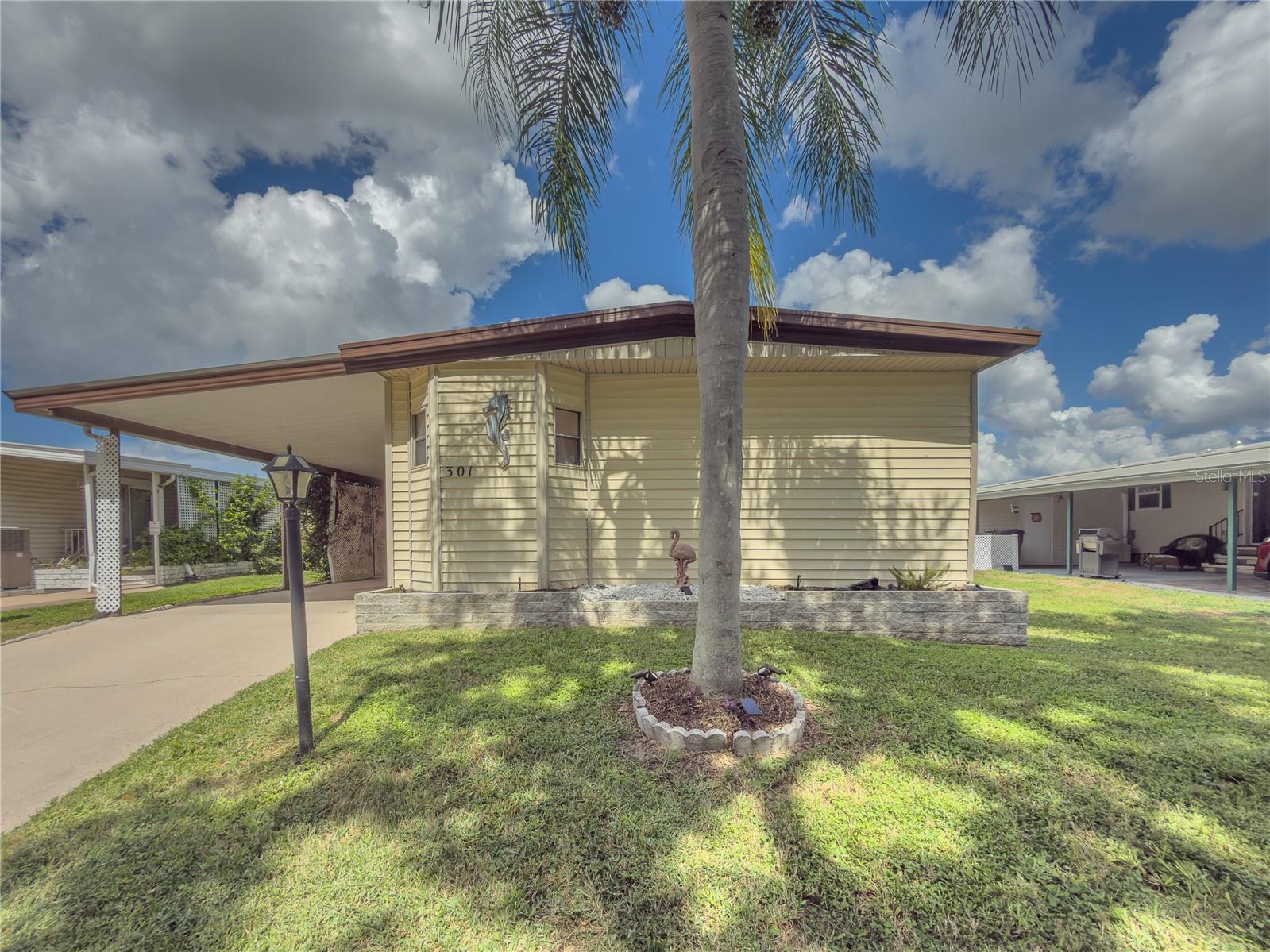 808 53RD AVE E #301 Property Photo 1