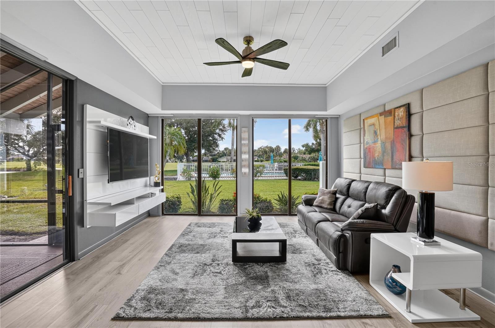 2319 Lakeside Mews #b3 Property Photo 6