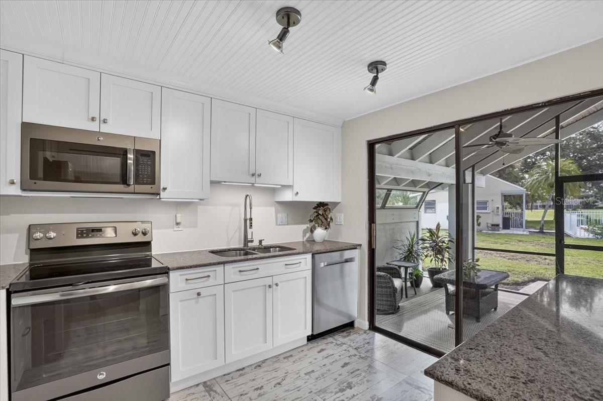 2319 Lakeside Mews #b3 Property Photo 9