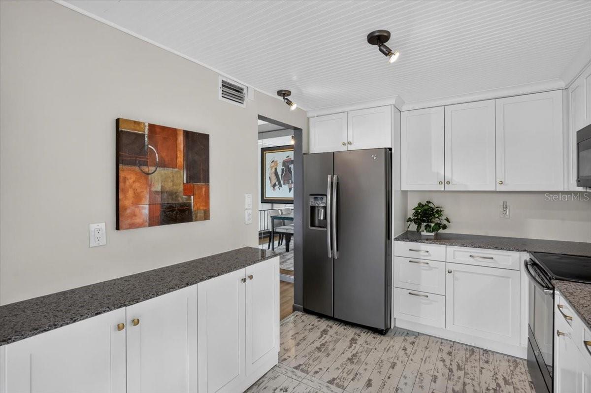 2319 Lakeside Mews #b3 Property Photo 12