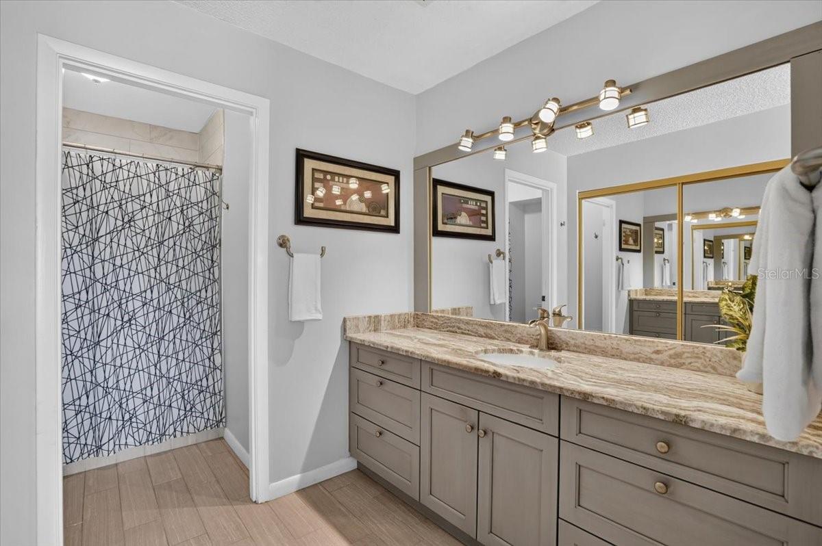2319 Lakeside Mews #b3 Property Photo 16
