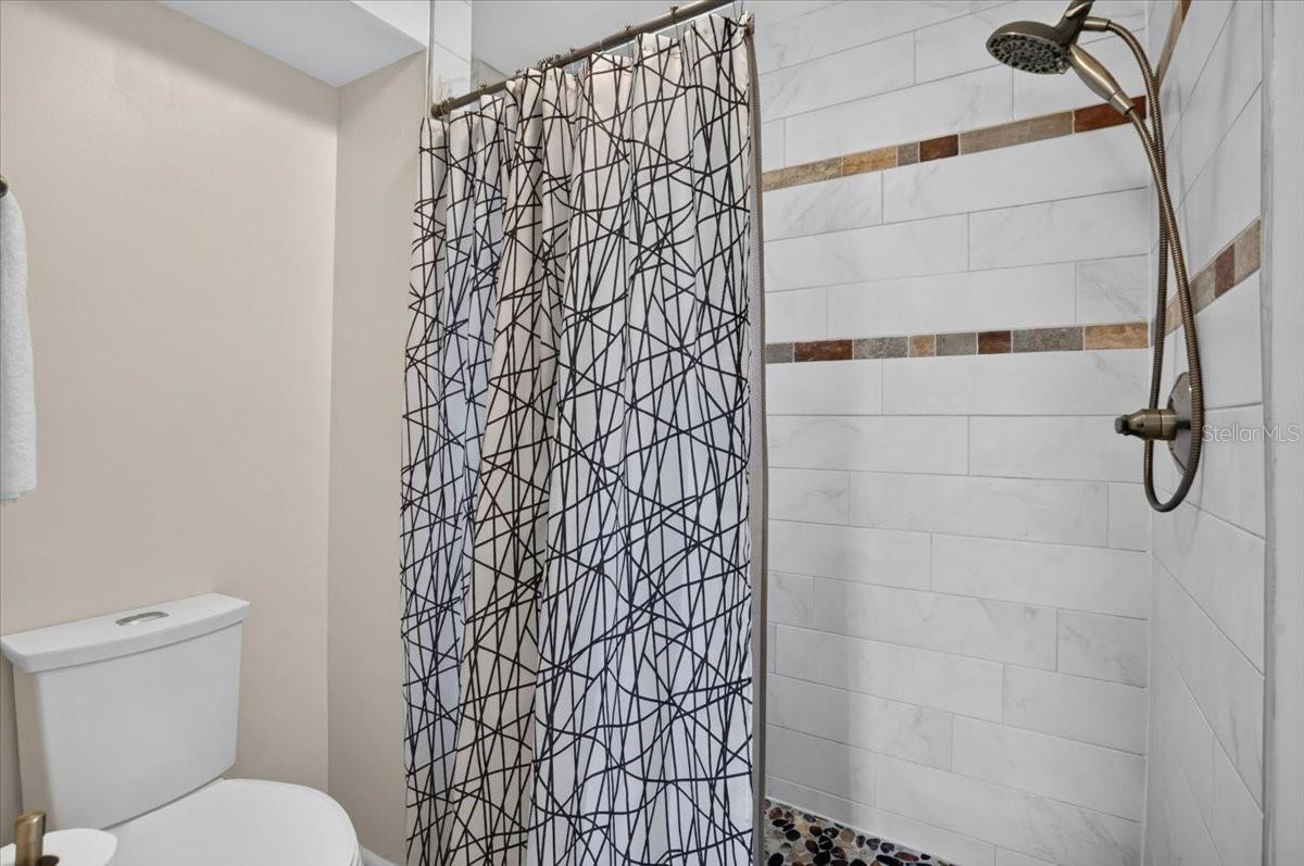 2319 Lakeside Mews #b3 Property Photo 17